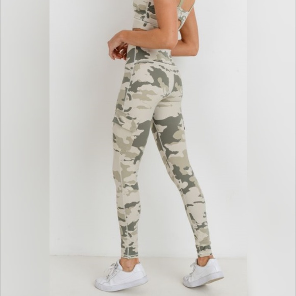 Highwaist Camo Lite Print Cargo Leggings - Picture 5 of 6